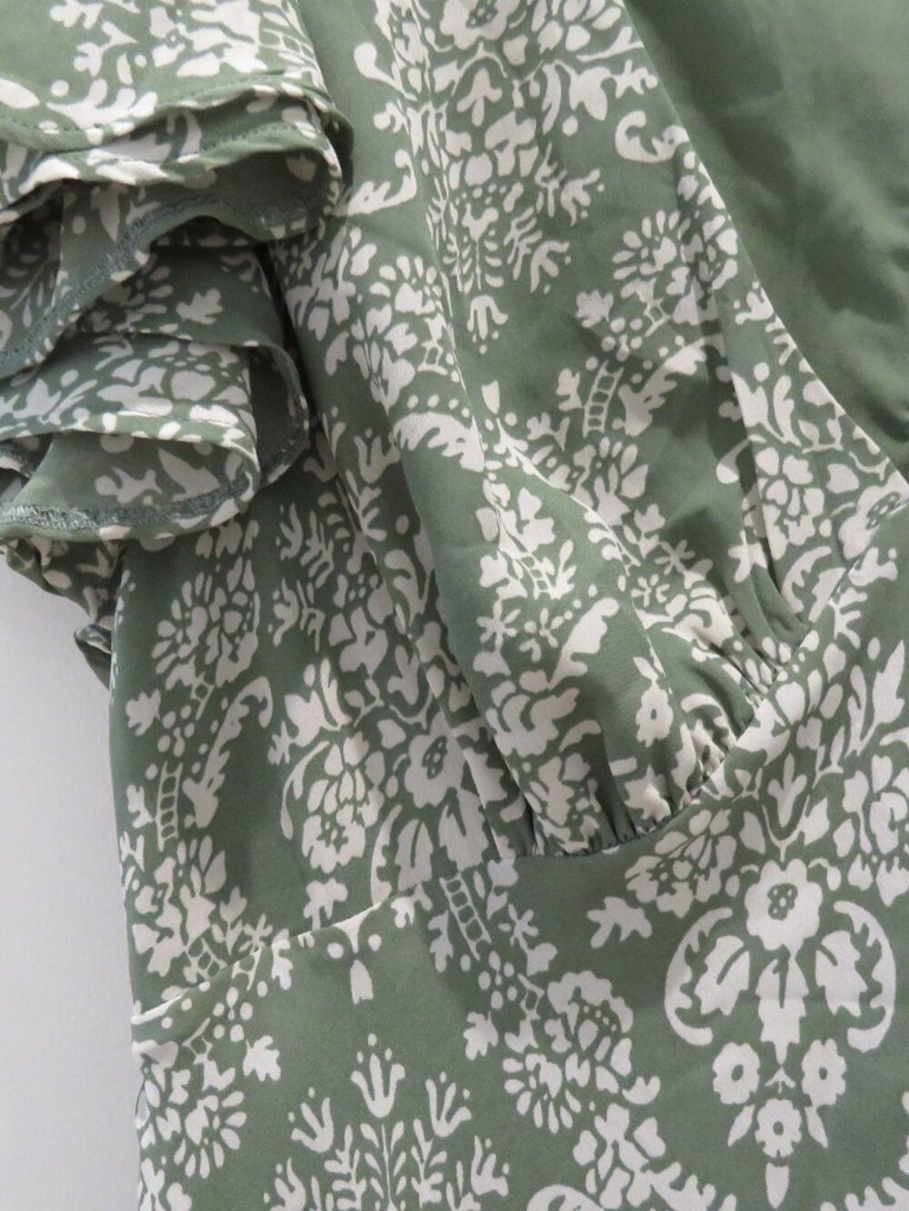 Abercrombie & Fitch Sage Green and Cream Floral Maxi Dress - Picture 7 of 16
